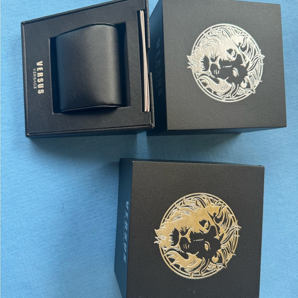 Authentic Versus box - ideal for watch or bracelet gift packaging
